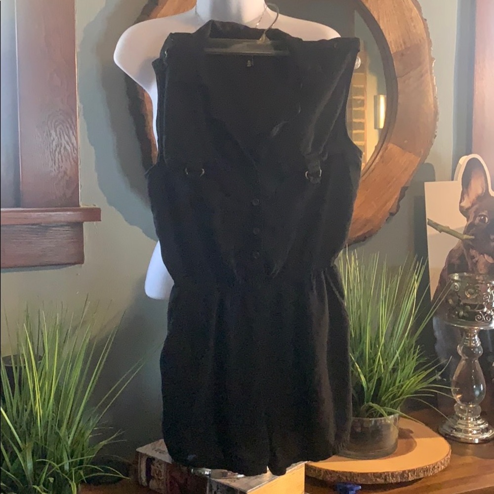 DEREK HEART ONE PIECE JUMPER SIZE MEDIUM